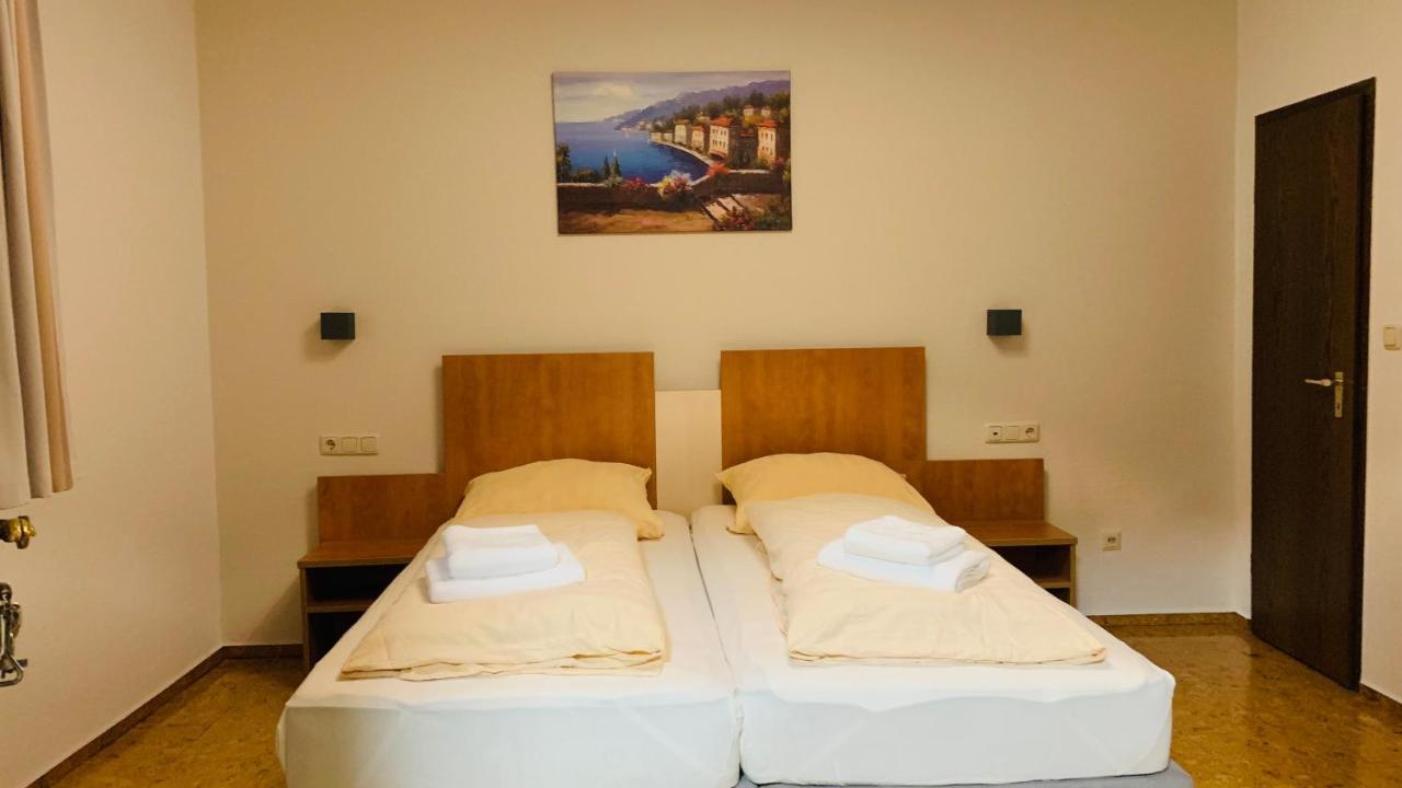 Hotel Gold'Ne Krone Oppenheim Exteriör bild